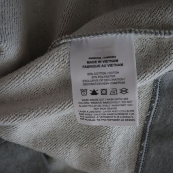 Nike DC6928 063 Women's Plus Sz 1XL Gray Fleece Logo Graphic Sweatshirt $60 - Picture 3 of 9